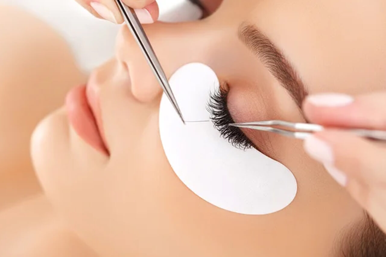 eyelash treatment image (1)